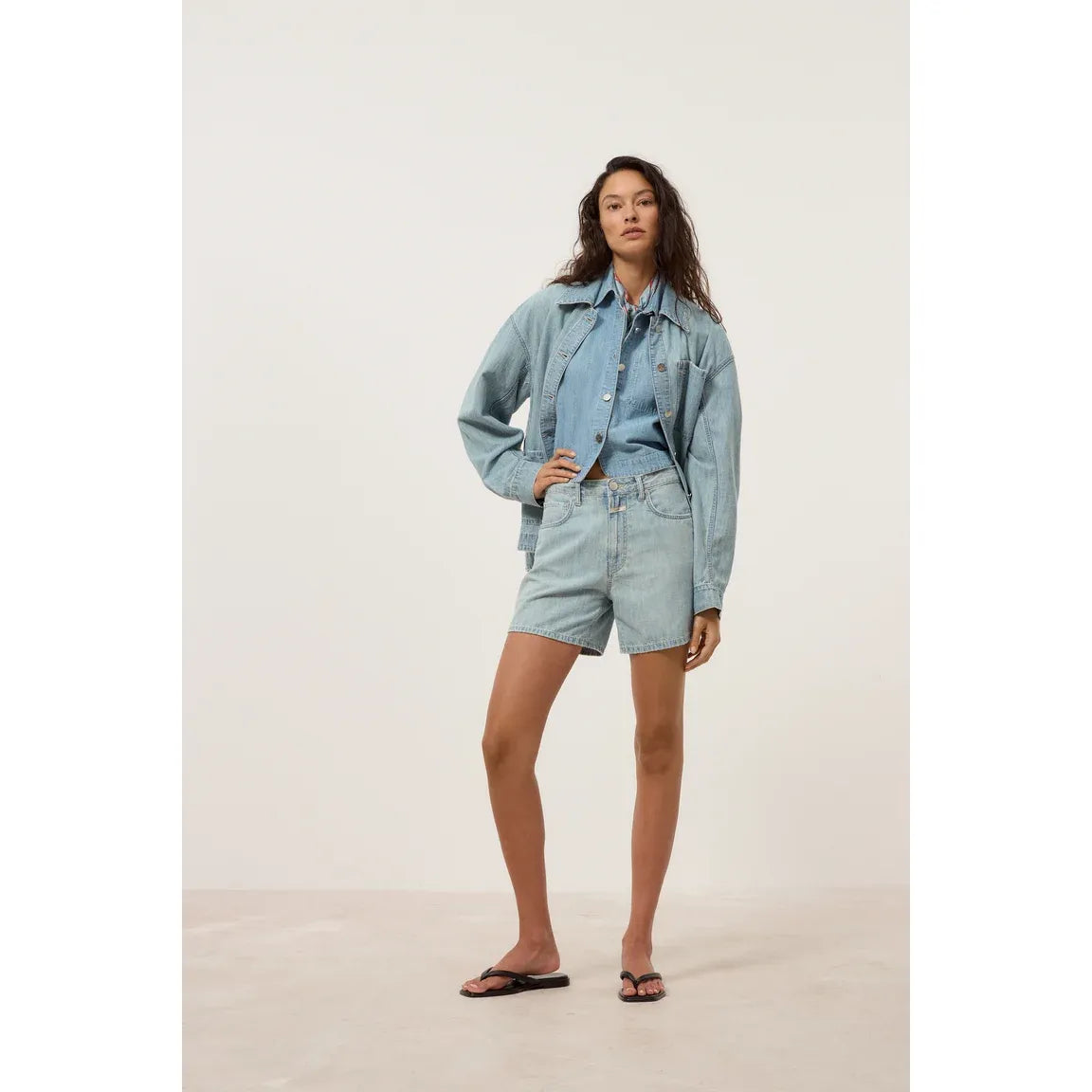 Closed Women's Janey Regular Short – Light Blue Antique White