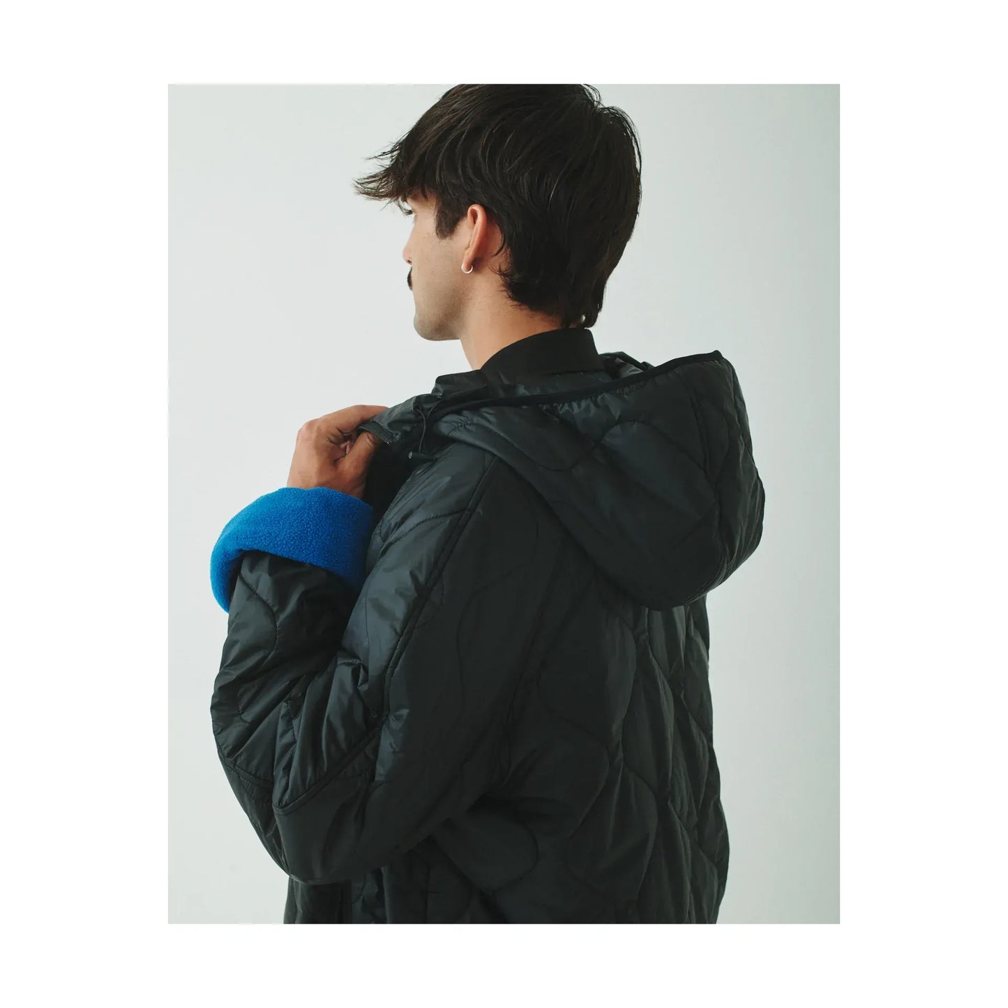 08 Light Hooded Puffer - Black/Blue - DUNE + SALT