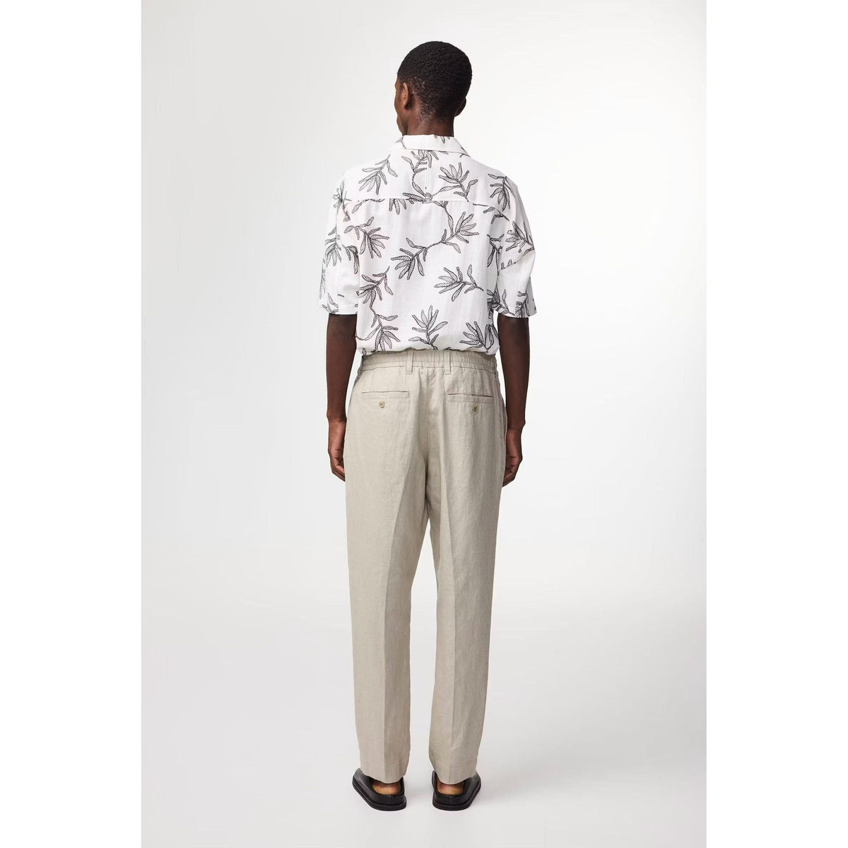 Men's NN07 Billie Drawstring Linen Pant in Fog fabric with relaxed fit, featuring adjustable drawstrings and lightweight linen material.