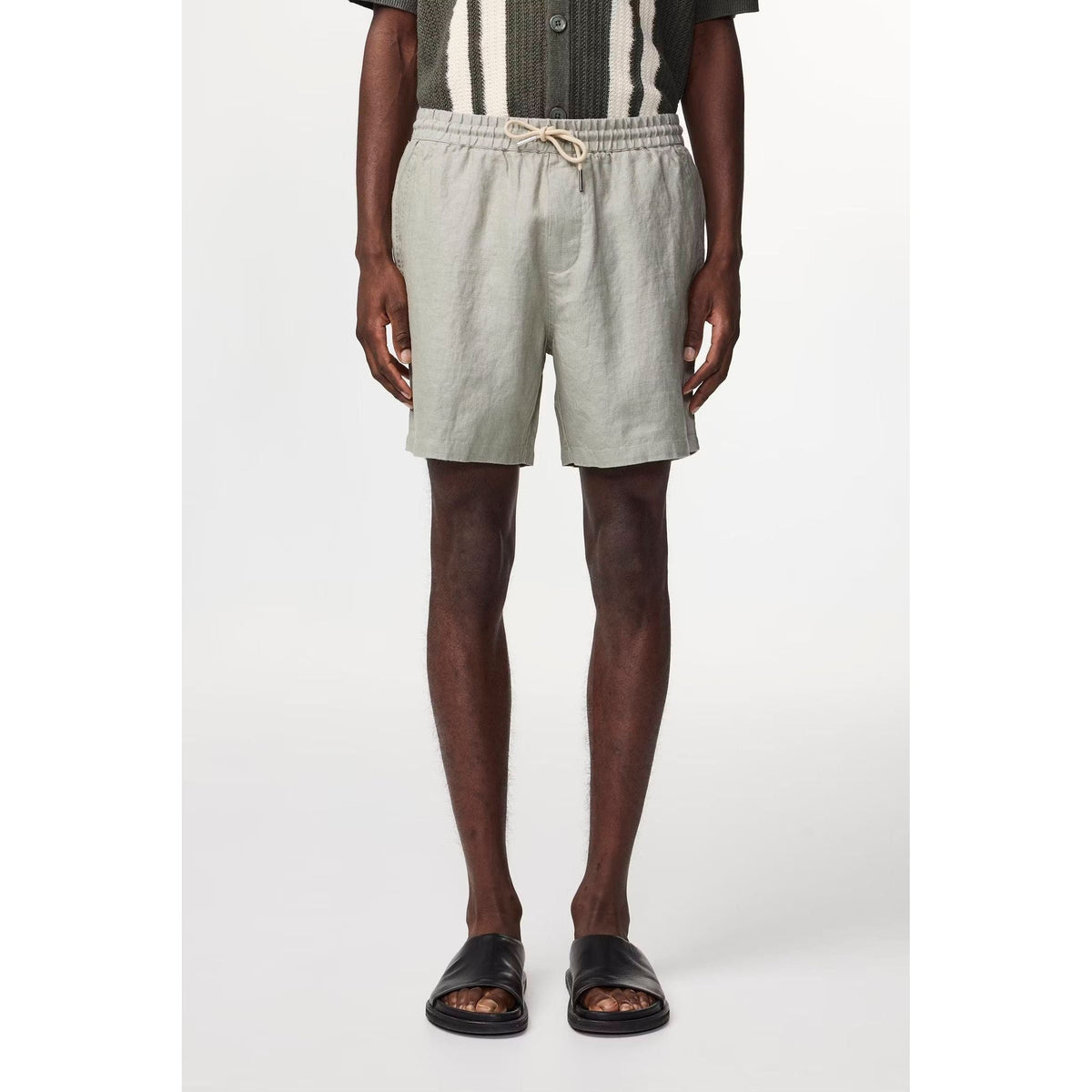 Men's NN07 Gregor casual linen shorts in sage green with drawstring waist, relaxed fit, ideal for warm weather.