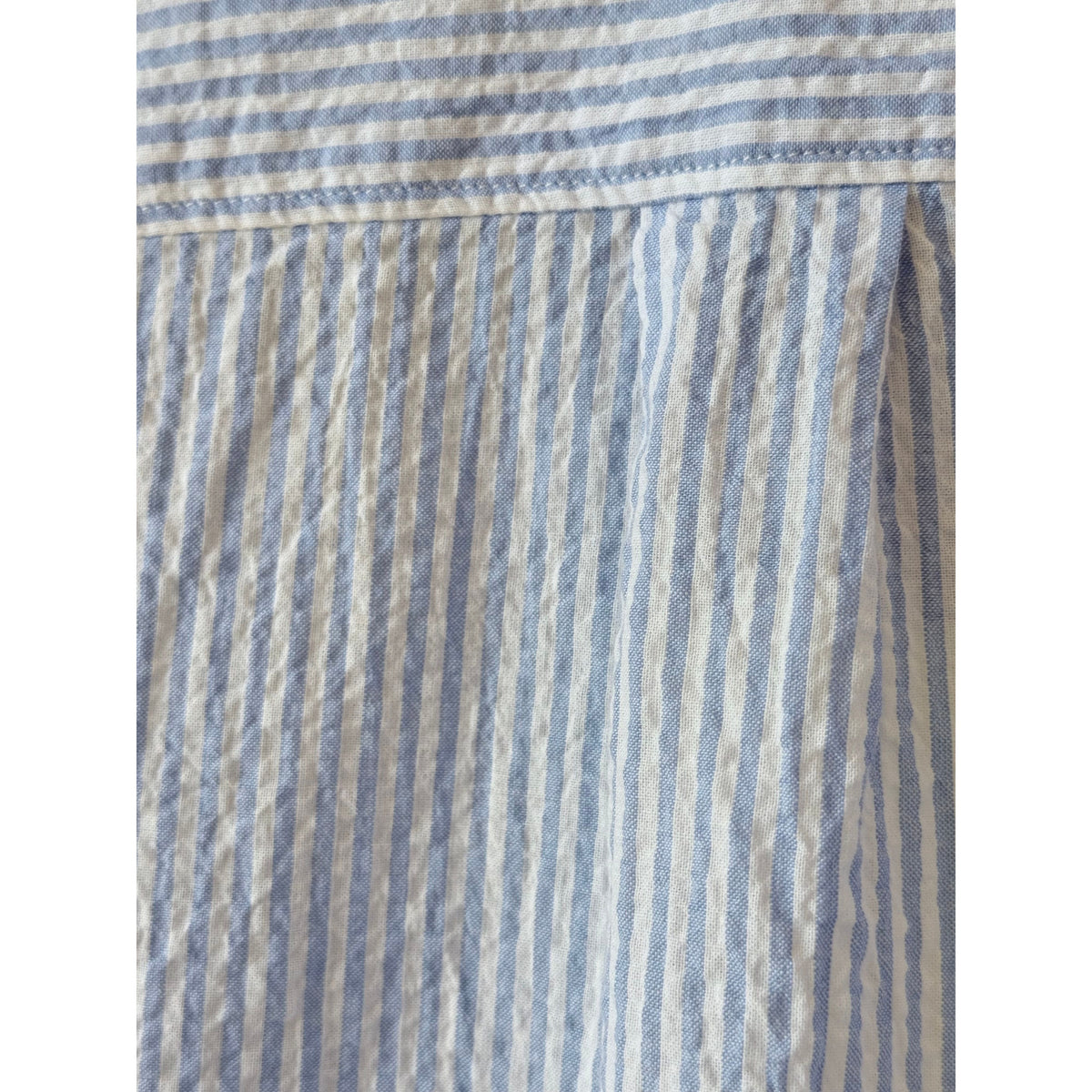 Women's Charlot Woven Shirt in white and blue by Hartford Women, featuring a lightweight, casual woven fabric.