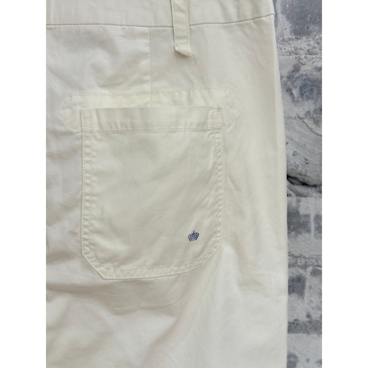 Women's white Market Capri pants by G1 Women's, showing the slim fit and fabric texture on a mannequin.