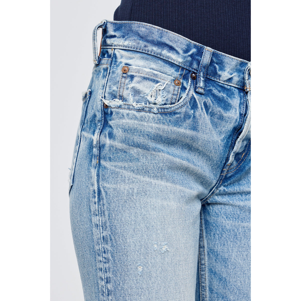 Light blue Moussy Mattapan Straight Low women's jeans with a sleek fit and classic design.