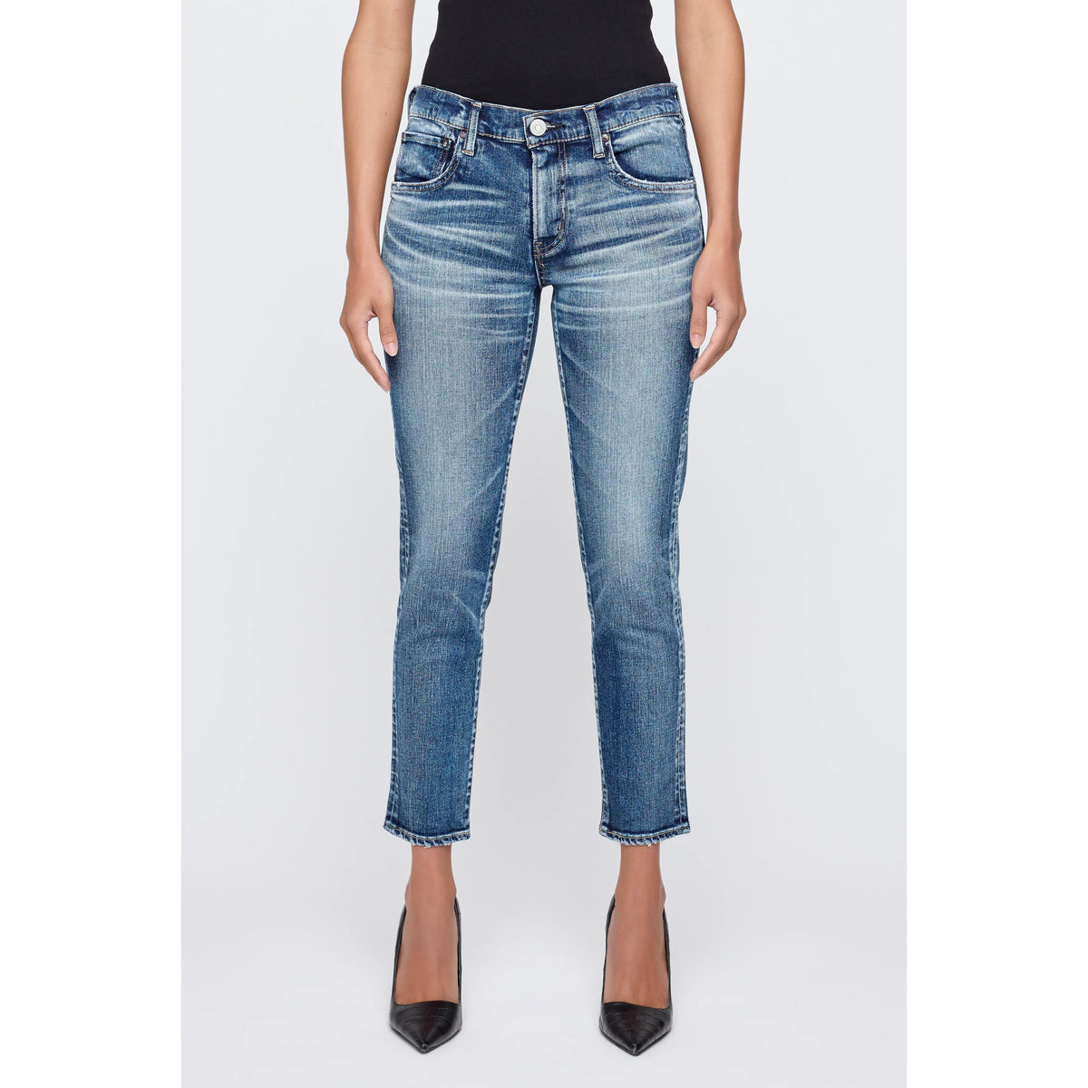 Women's blue Raynham skinny jeans by Moussy, showcasing a fitted denim style with classic five-pocket design.