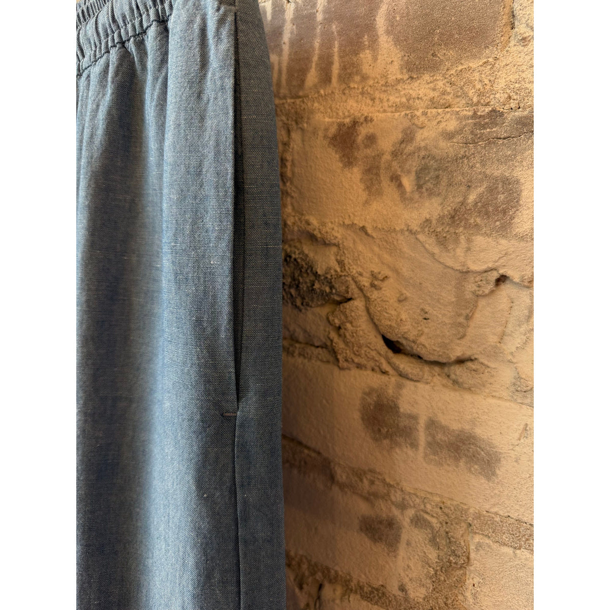 Women's Pulam Woven Pant in medium blue from Hartford Women's, featuring a relaxed fit and woven fabric for casual comfort.