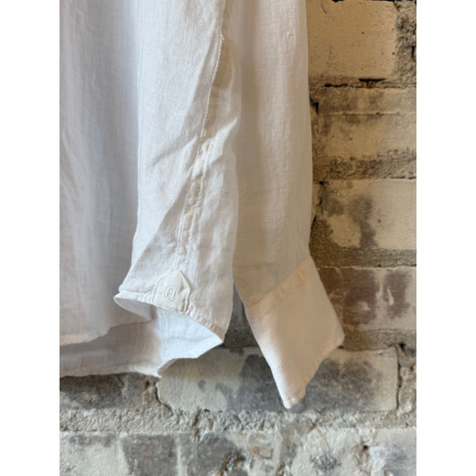 Men's white woven shirt by Hartford Men's, casual long-sleeve shirt with button-up front and classic collar.