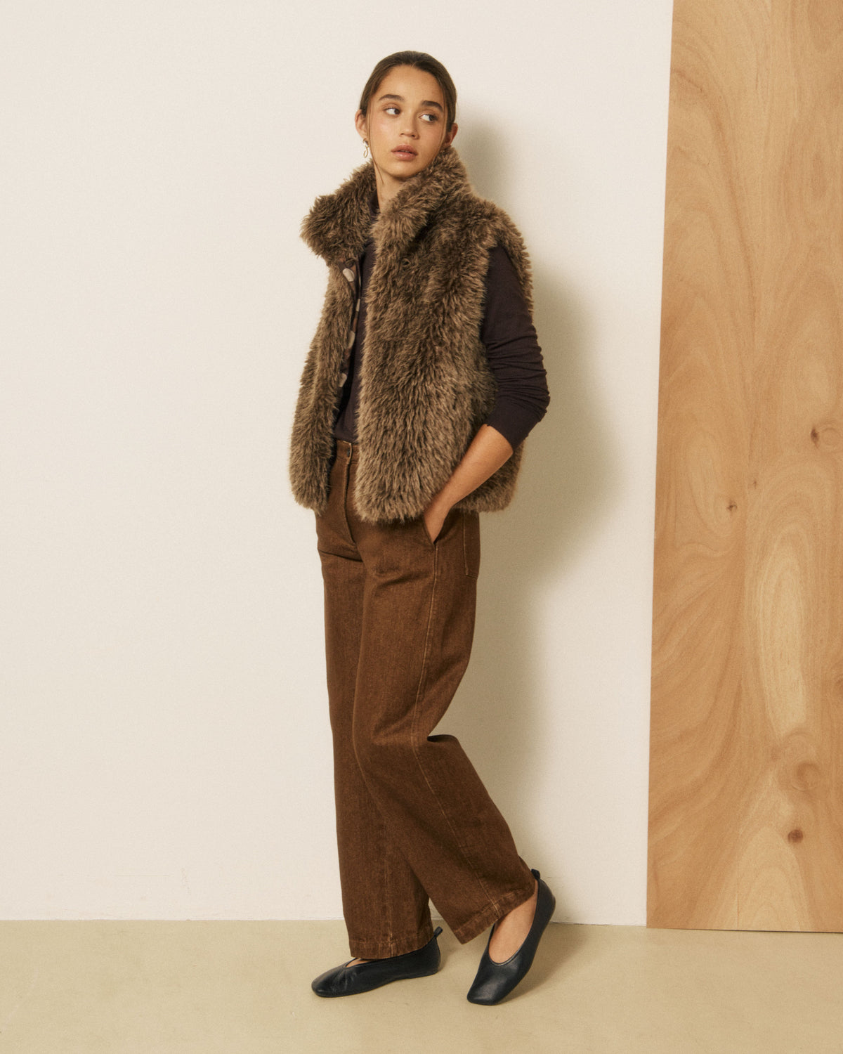 Verso Woven Vest - Glossy Brown