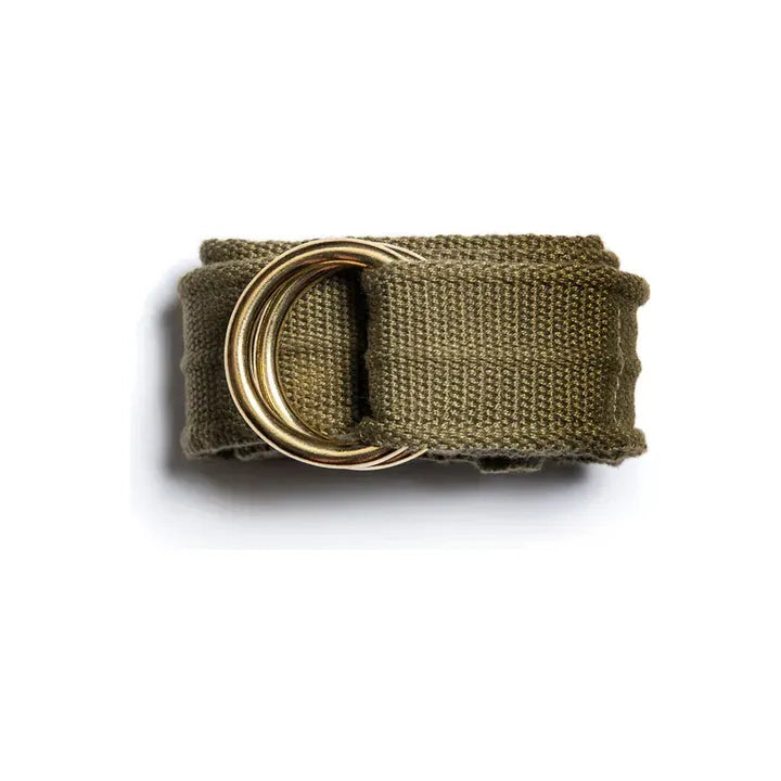 Men's Heimat Regatta belt in military green with a gold buckle, featuring a flat design and durable leather strap.
