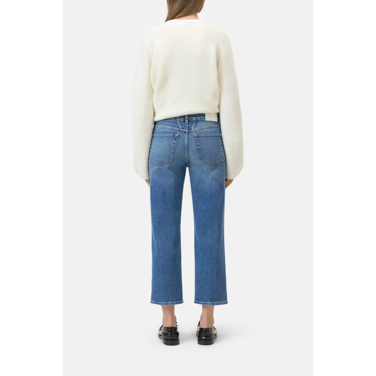 Women's Milo Straight Jean by Closed in mid blue denim, showcasing classic fit and clean stitching on a plain background.