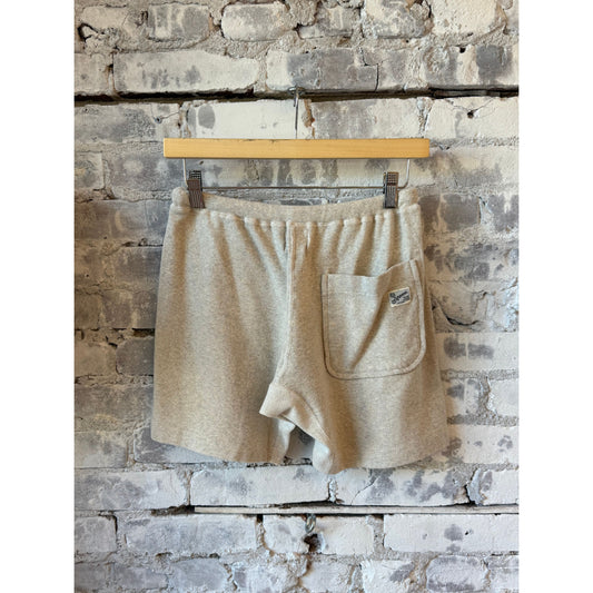 Kepani Raffy fleece sweat shorts in oatmeal color, soft and cozy casual shorts with an elastic waistband and relaxed fit.