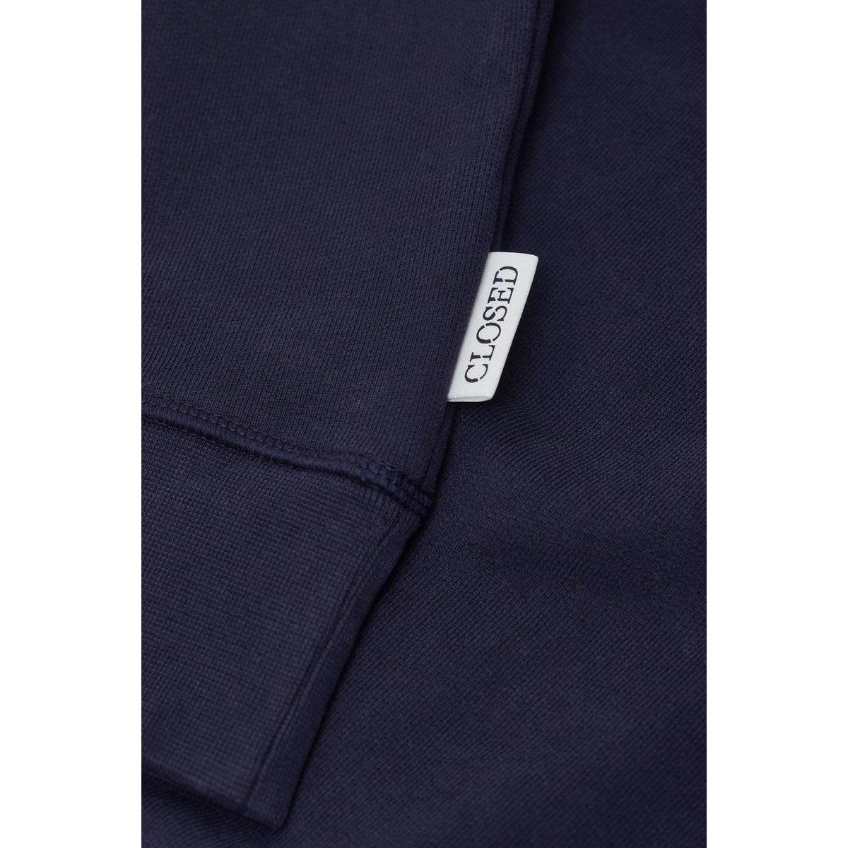 Men's dark night crewneck sweatshirt by Closed Men's, featuring a comfortable fit and classic design in dark fabric.