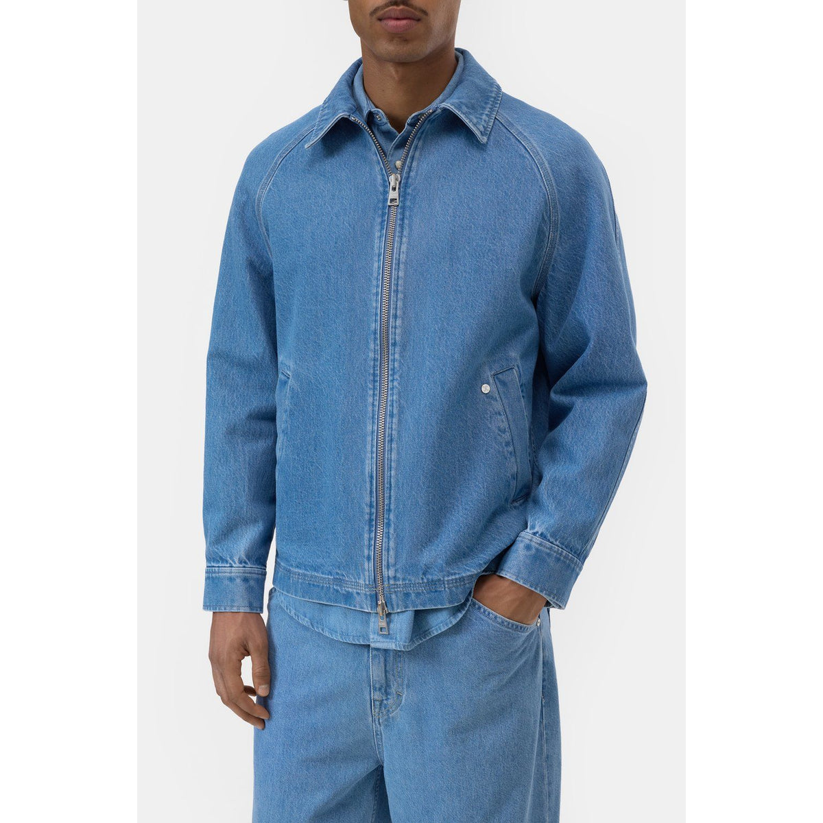 Men's Postal Denim Jacket in mid blue from Closed Men's, showcasing classic design and durable denim fabric.