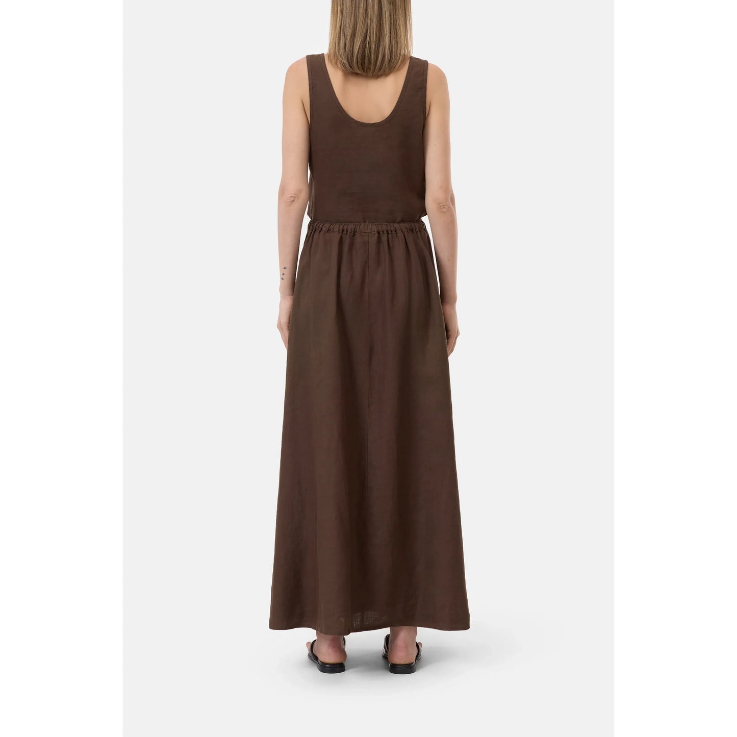 Women's linen maxi skirt in maple brown by Closed, featuring a flowy design and comfortable waistband.