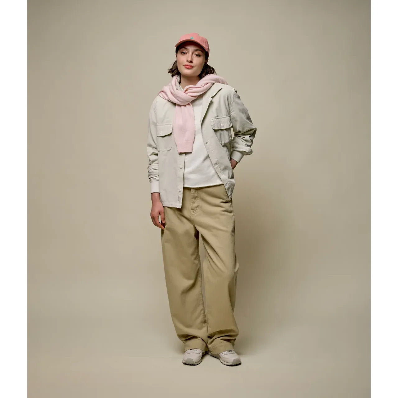 Women's retro fleece sweatshirt by Merz b. Schwanen with open edge hem in cashew color, featuring a cozy, vintage-inspired design.