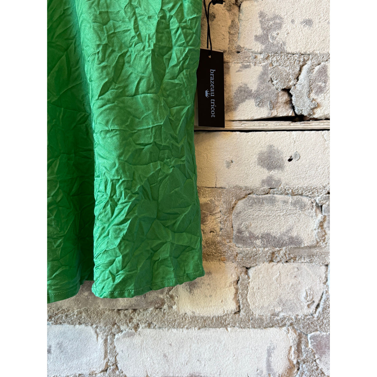 Women's Crinkle Cami Top by Brazeau Tricot in Mojito color, featuring textured fabric and sleeveless design.