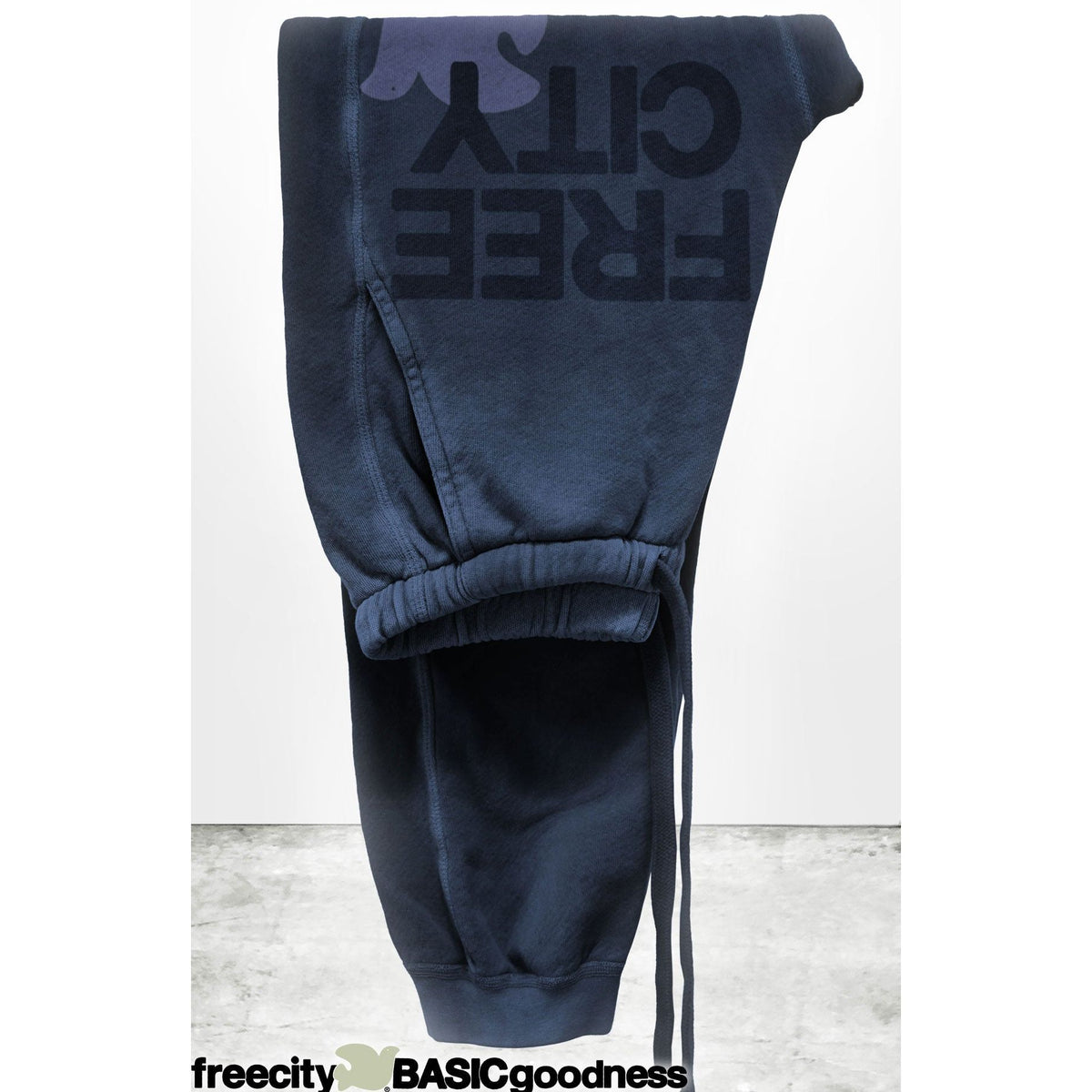 Women's Freecity large Sunfades Pocket Sweatpant in Moonshrooms with side pockets and relaxed fit, shown in a soft fabric.
