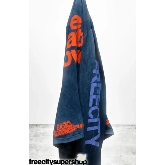Women's LIFENATURELOVE BasicGoodness SuperVintage LST featuring Moonshrooms powder by Freecity, shown in a stylish product image.