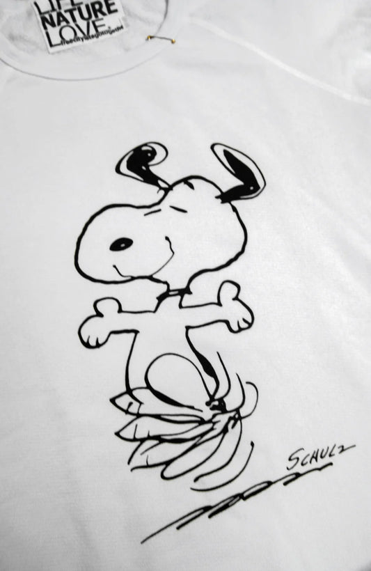 Women's Freecity BasicGoodness Schulz SuperVintage Yumm Raglan featuring Snoopy laundry print in green, casual and comfortable style.