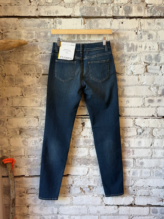 Dark blue Baker Power Stretch Skinny Jeans for women by Closed Women's, showcasing a fitted silhouette and classic denim fabric.