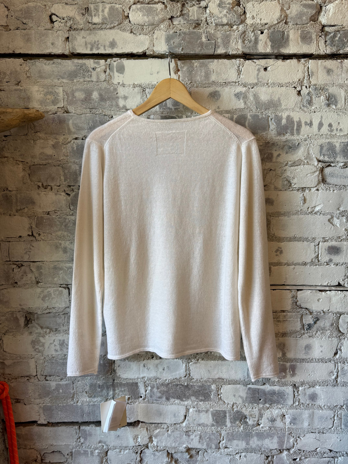 Women's white cashmere linen knit long-sleeve crew neck top by V::Room, soft and comfortable for casual wear.