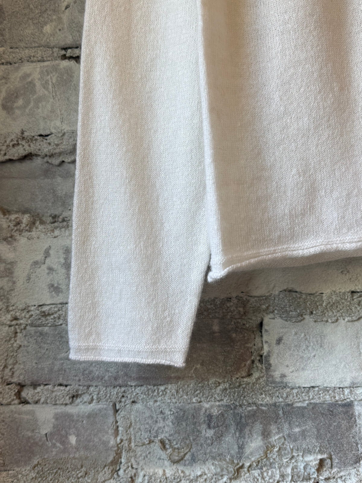 Women's white cashmere linen knit long-sleeve crew neck top by V::Room, soft and cozy with a relaxed fit.