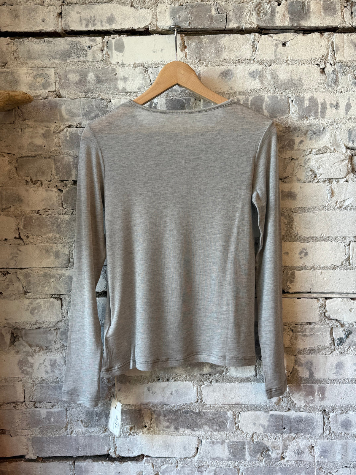 Women's grey Cashmere Silk Jersey long-sleeve crew sweater by V::Room, showcasing soft knit fabric and classic fit.