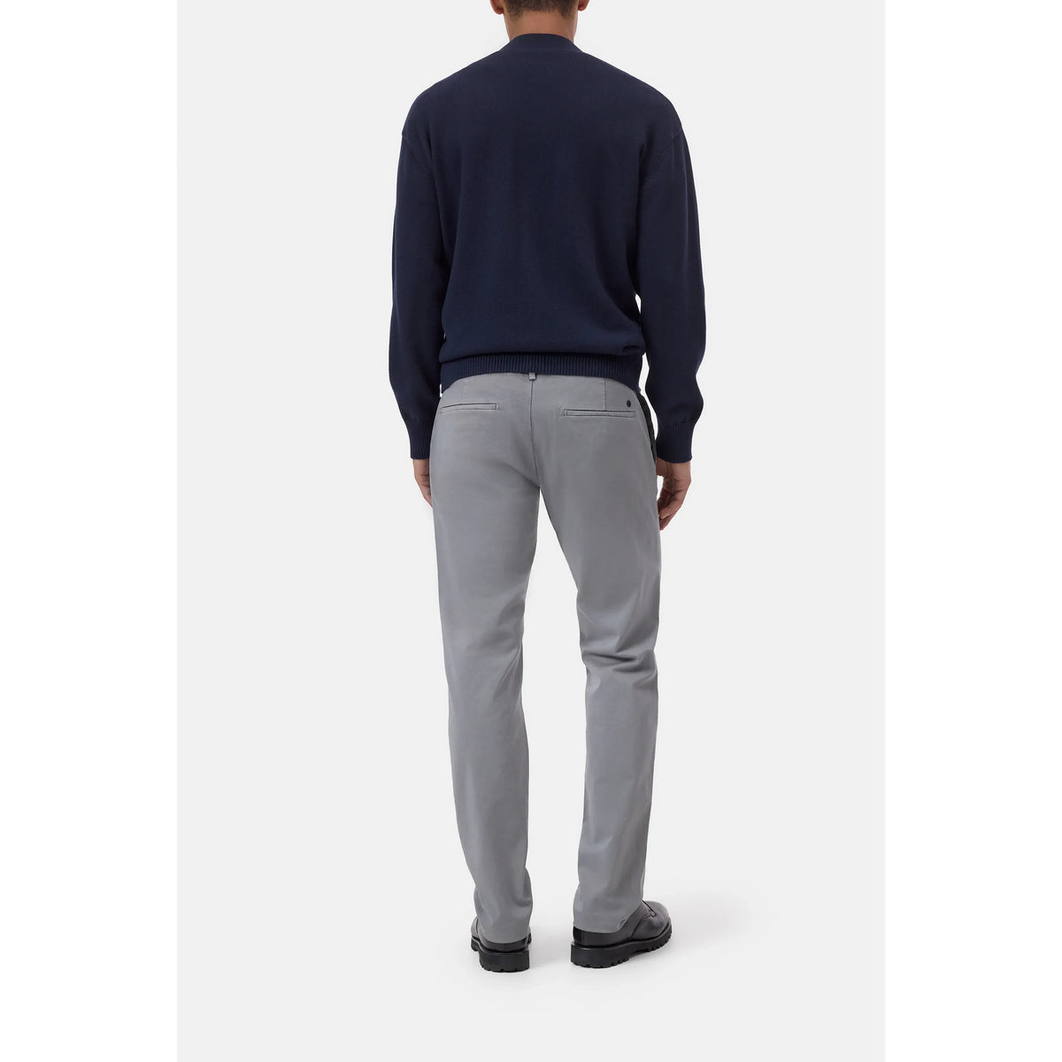 Closed Men's Clifton True Slim Pant in Mushroom Grey, showcasing a fitted men's pant with a sleek slim silhouette and neutral color.