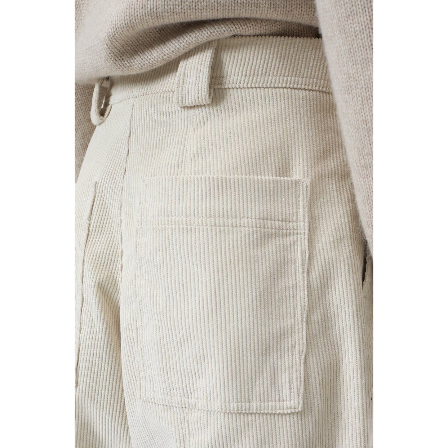 Women's Rhannon Relaxed Corduroy Pants in Pearl Beige by Closed, featuring a comfortable fit and textured fabric.