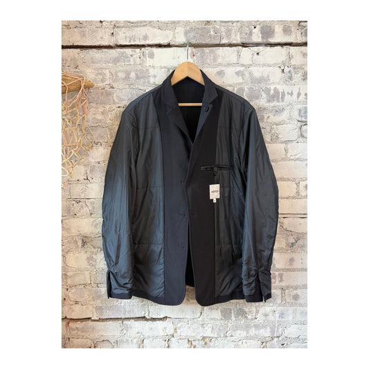 Men's navy Comfortemp® blazer by Aspesi, tailored fit with lapel collar and front button closure, stylish and versatile.