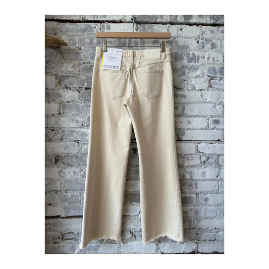 Ivory women's Gillan Comfort Stretch Jean by Closed Women's, showing a relaxed fit and classic five-pocket design.
