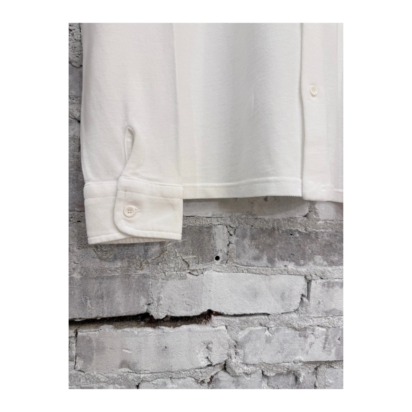 Men's white Piqué slim collar shirt from 04651, featuring a classic fit with a crisp, textured fabric and stylish collar detail.
