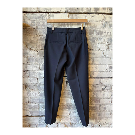 Close-up of Closed Women's Sonnett Slim Pant in Dark Night, showcasing the sleek fit and fabric texture.