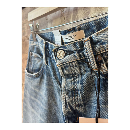 Women's Moussy Williamsville Straight Jean, denim with classic fit, visible stitching, and five-pocket design.