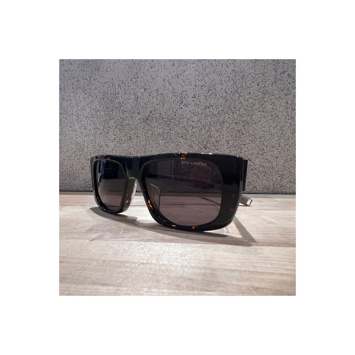 DITA LSA 703 Tortoise Gunmetal accessories with G12, featuring stylish tortoise pattern and gunmetal finish.