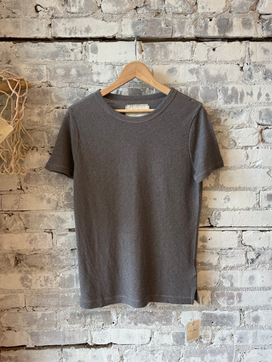 Hemp Pique SS Crew - Charcoal - DUNE + SALT