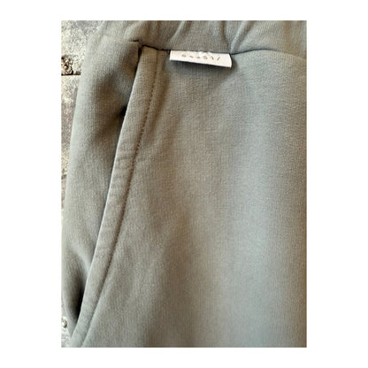 Men's grey IF Jogger pants with elastic waistband and tapered fit, made by 04651/.