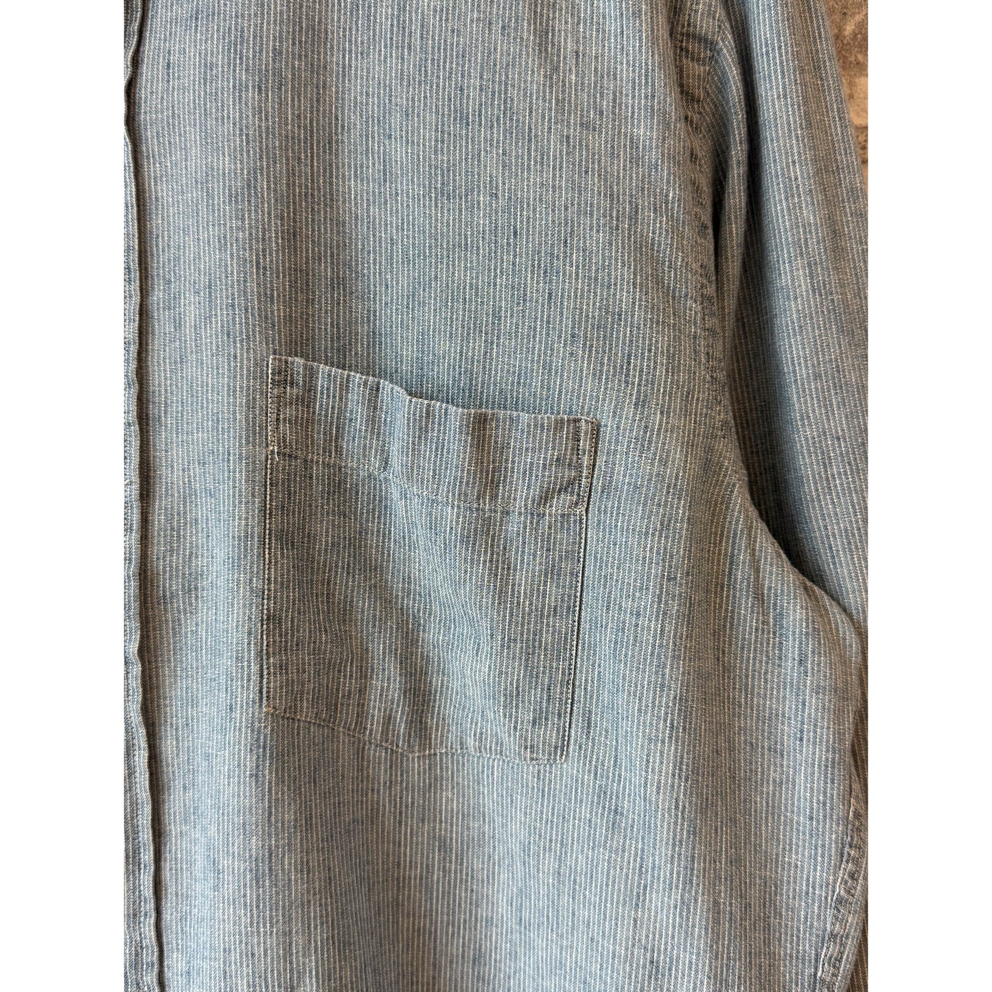 Men's Paul Woven Yarn Dyed Shirt in light hairline indigo stripe by Hartford Men's, featuring a classic woven fabric and subtle stripe pattern.