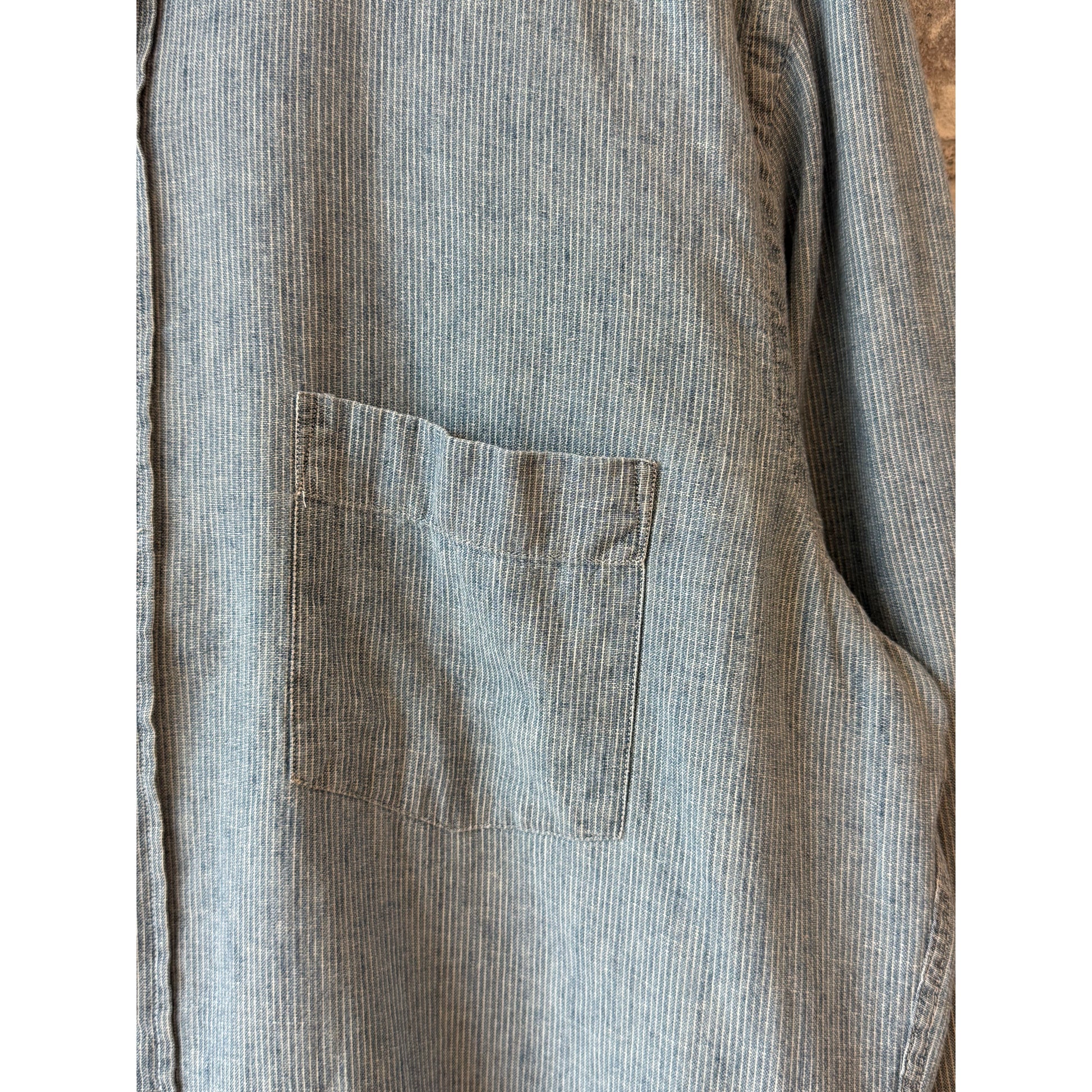 Men's Paul Woven Yarn Dyed Shirt in light hairline indigo stripe by Hartford Men's, featuring a classic woven fabric and subtle stripe pattern.