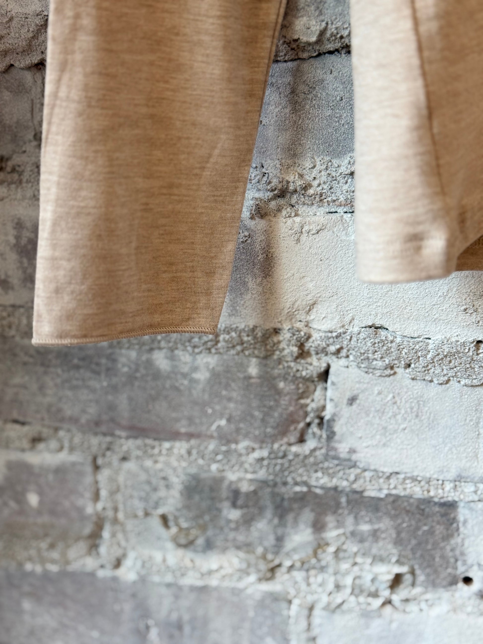 Soft-Touch Merrow Edge Boatneck LS - Ecru - DUNE + SALT