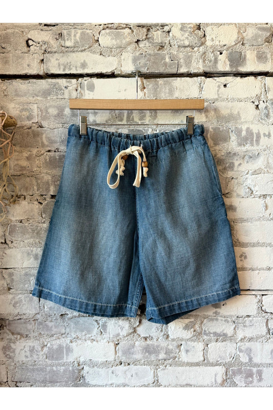 Sunny Afternoon Short - Light Wash Chambray - DUNE + SALT