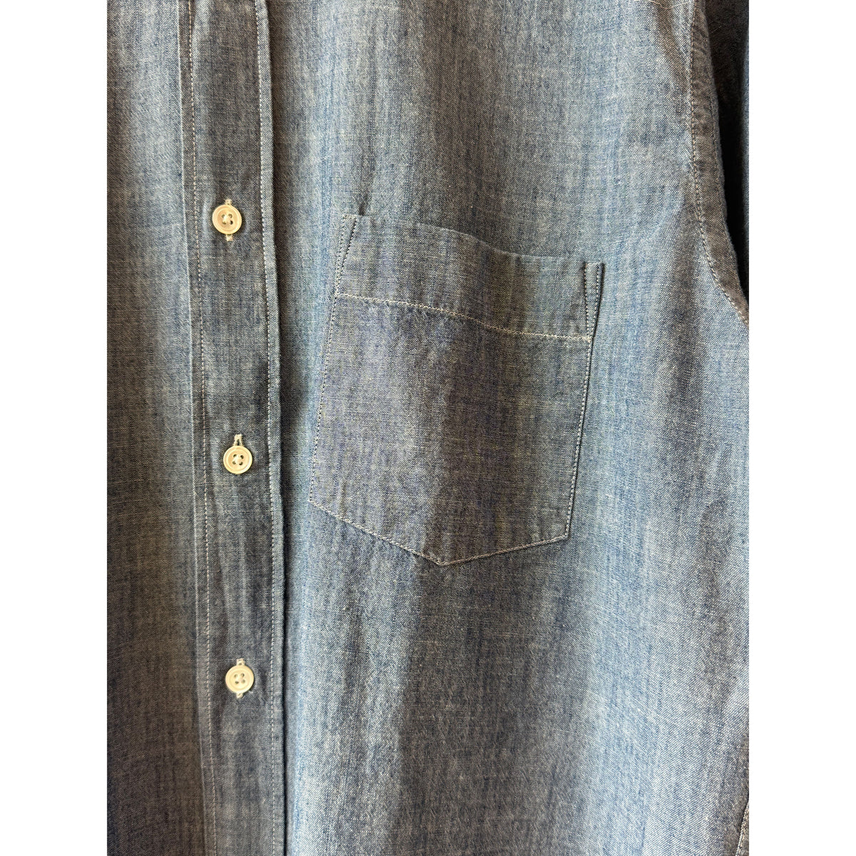 Men's Paul Woven Shirt in light indigo, Hartford Men's brand, featuring a casual woven fabric and classic collar design.