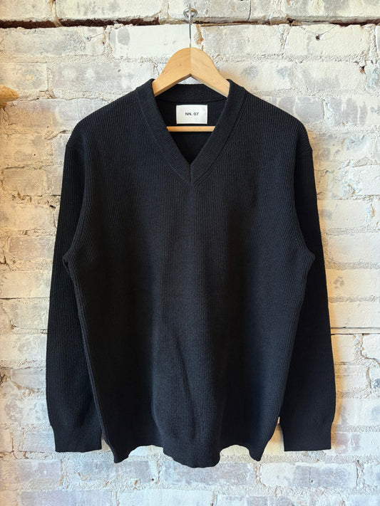 NN07 Danny V-Neck Sweater - Black Black
