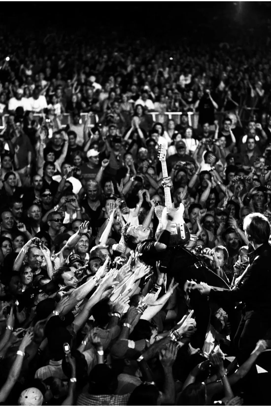 "Bruce Crowd" LS Tee - Faded Black - DUNE + SALT