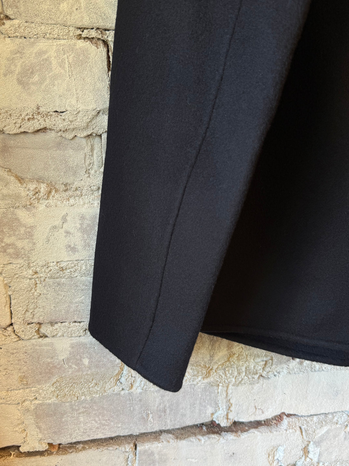 Hartford Men's Jojo Woven Jacket in navy, showcasing a stylish woven design and classic fit perfect for casual wear.