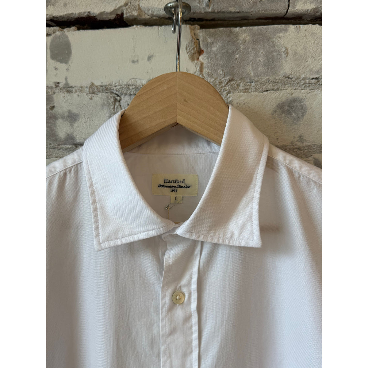 White men's Paul woven shirt by Hartford Men's, shown with a close-up of the soft, textured fabric and classic collar design.