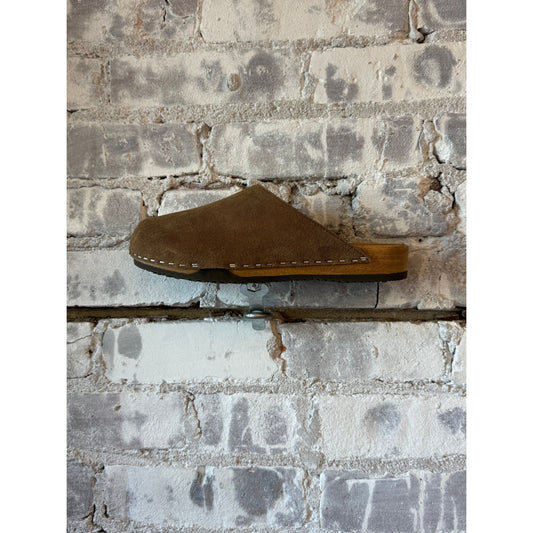 Kunsten Clogs Ella Suede Clog - Umber Dark Gray