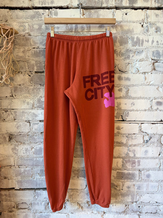 FreeCity FREECITY LARGE SWEATPANT - Burn Orange Brown