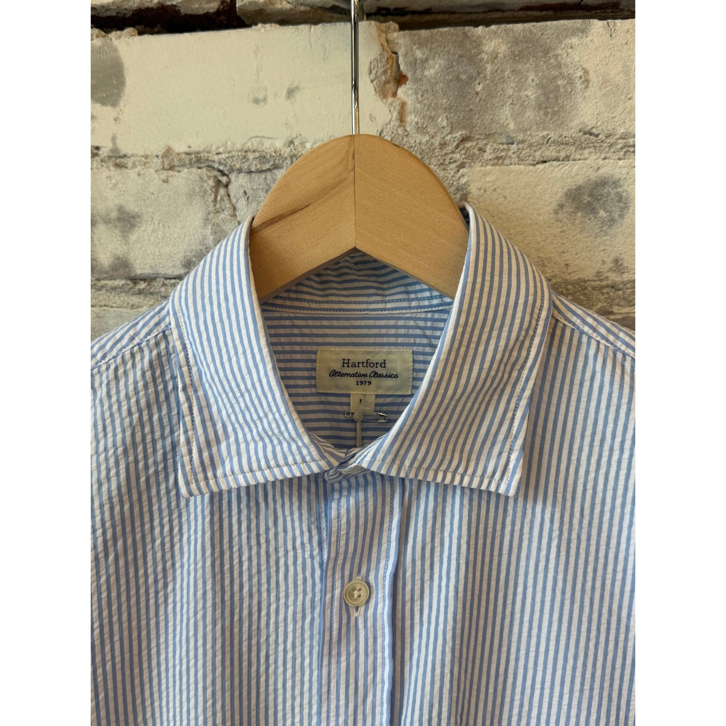 Men's Paul Woven Seersucker Shirt in sky blue and white by Hartford Men's, featuring a lightweight, textured fabric.