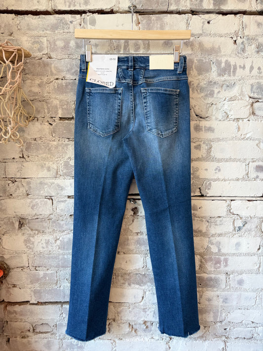 Closed Women's Junna Straight Jean – Mid Blue Gray