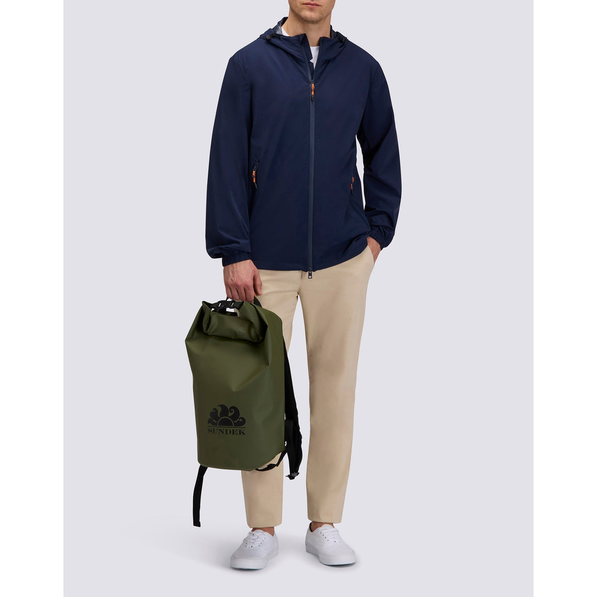 Men's 20-liter water-resistant technical backpack in dark green by Sundek, featuring multiple compartments and adjustable straps.